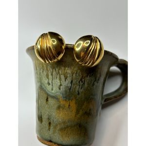 Vintage Trifari Gold Tone Circle Clip On Earrings